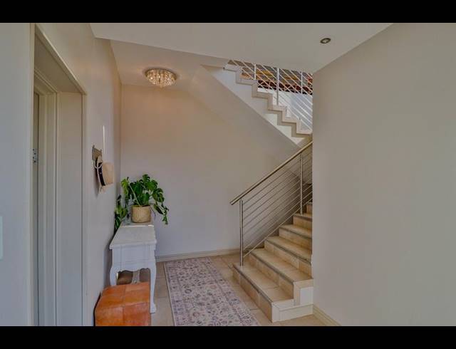 4 BEDROOM HOUSE FOR SALE IN HARTENBOS HEUWELS